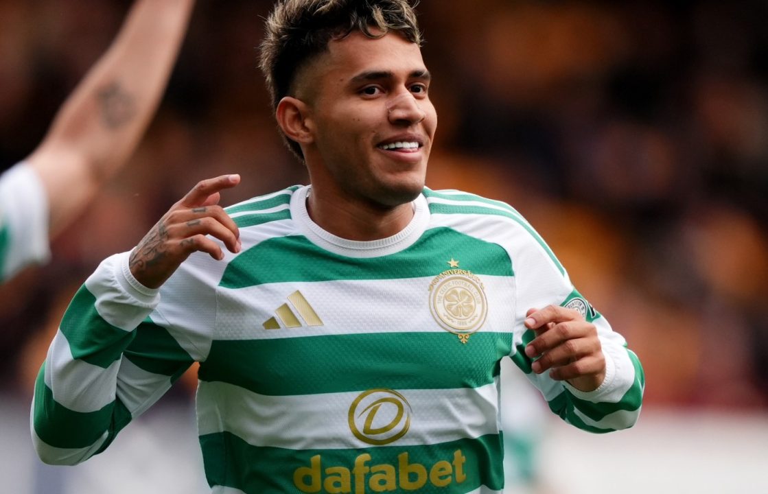 Celtic end three-game losing run with win at Motherwell to return to top of SPL