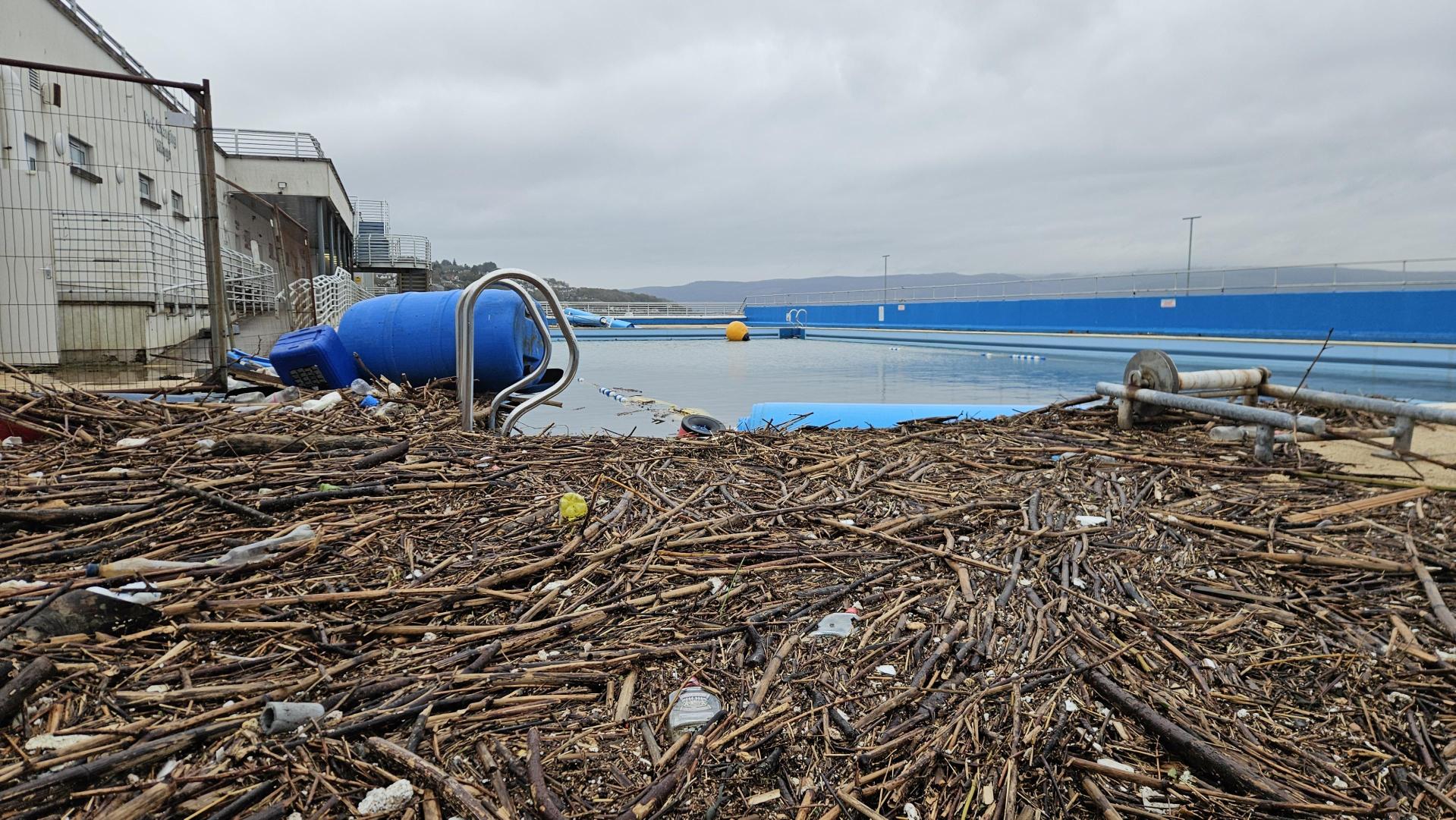 Gourock Lido strewn with debris after Storm Boelo
