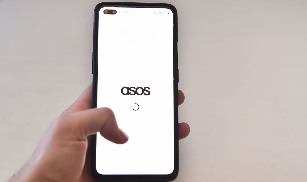 ASOS users receive ‘hacked’ notification warning bosses of ‘leak’