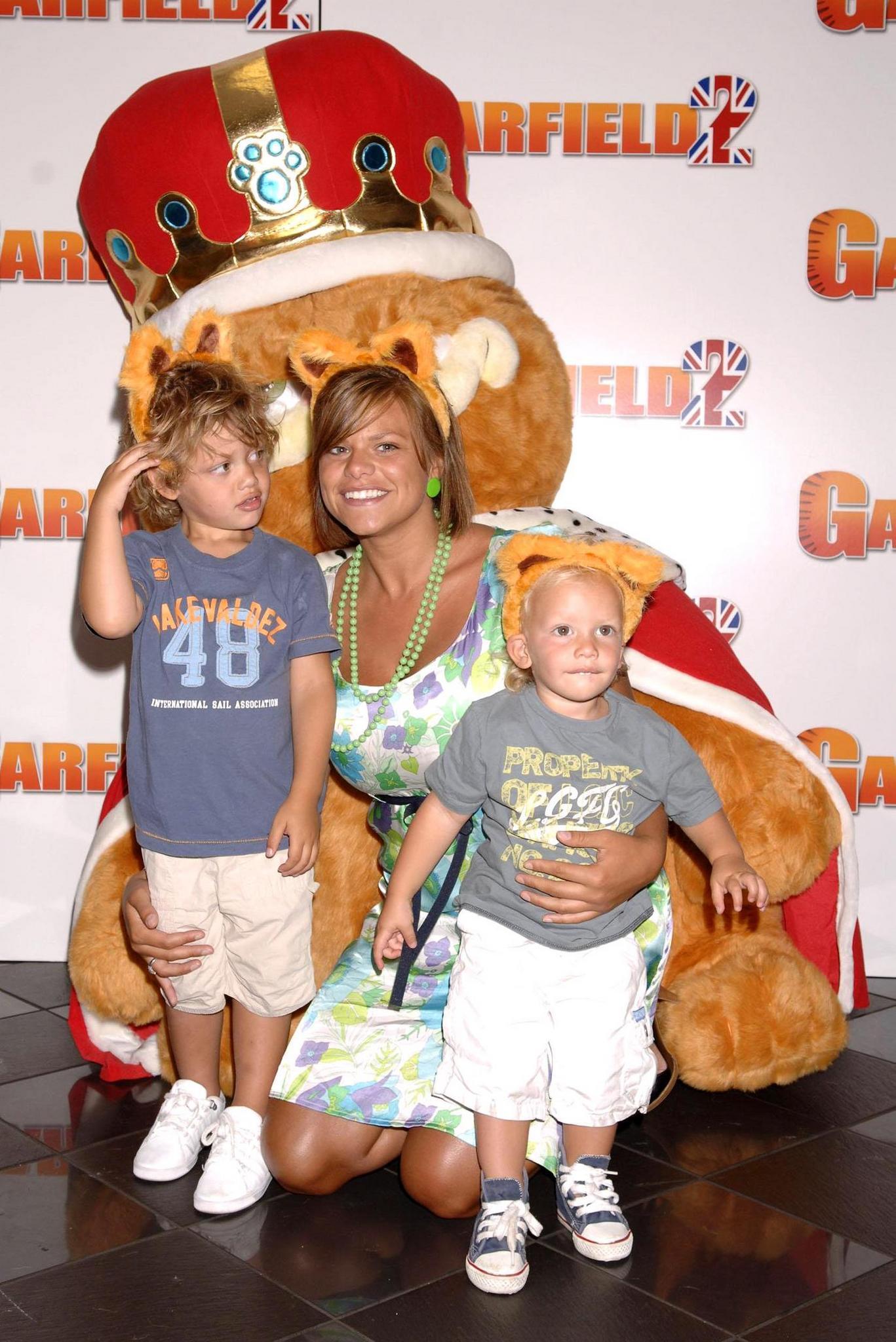 Jade Goody (centre) with Bobby Jack Brazier (left) and Freddy (right), as they arrive for the premiere of Garfield 2 at the VUE cinema in Leicester Square, London.