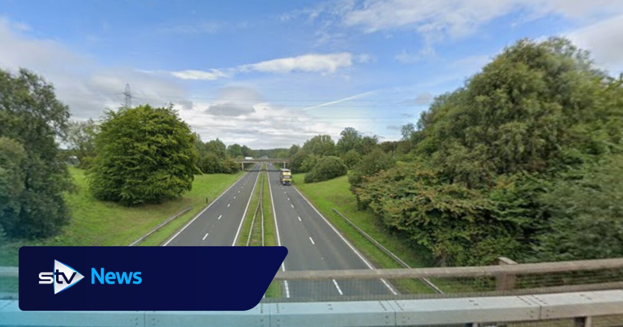 A77 nach Unfall mit zwei Fahrzeugen am Bellfield-Knotenpunkt im ...