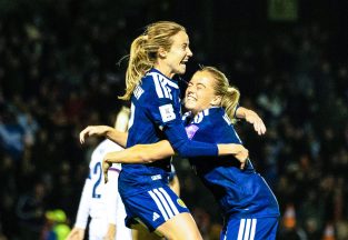 Scotland hold their nerve for play-off win over Czechia