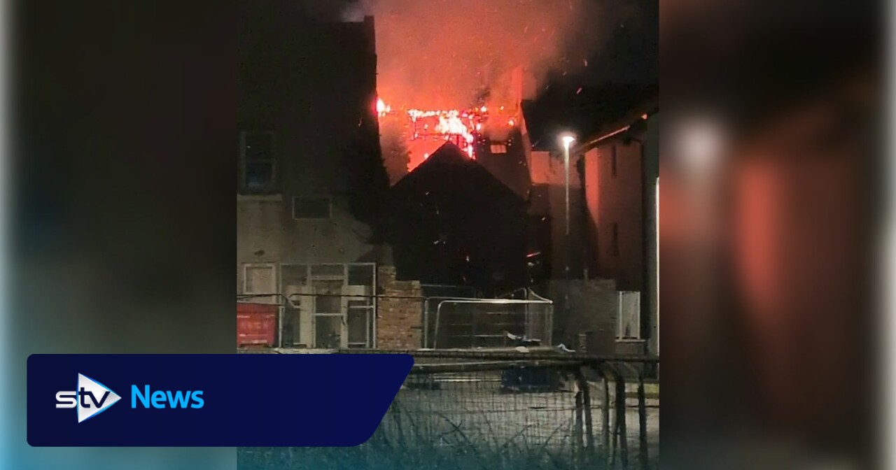 Firefighters battle early morning blaze in Irvine as nearby residents ...